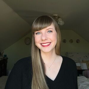 Meet your Posher, Caroline